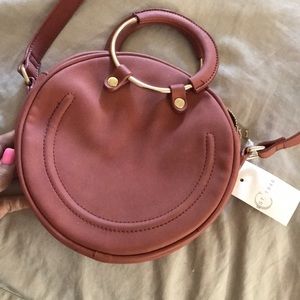 Purse never used. Still with tag